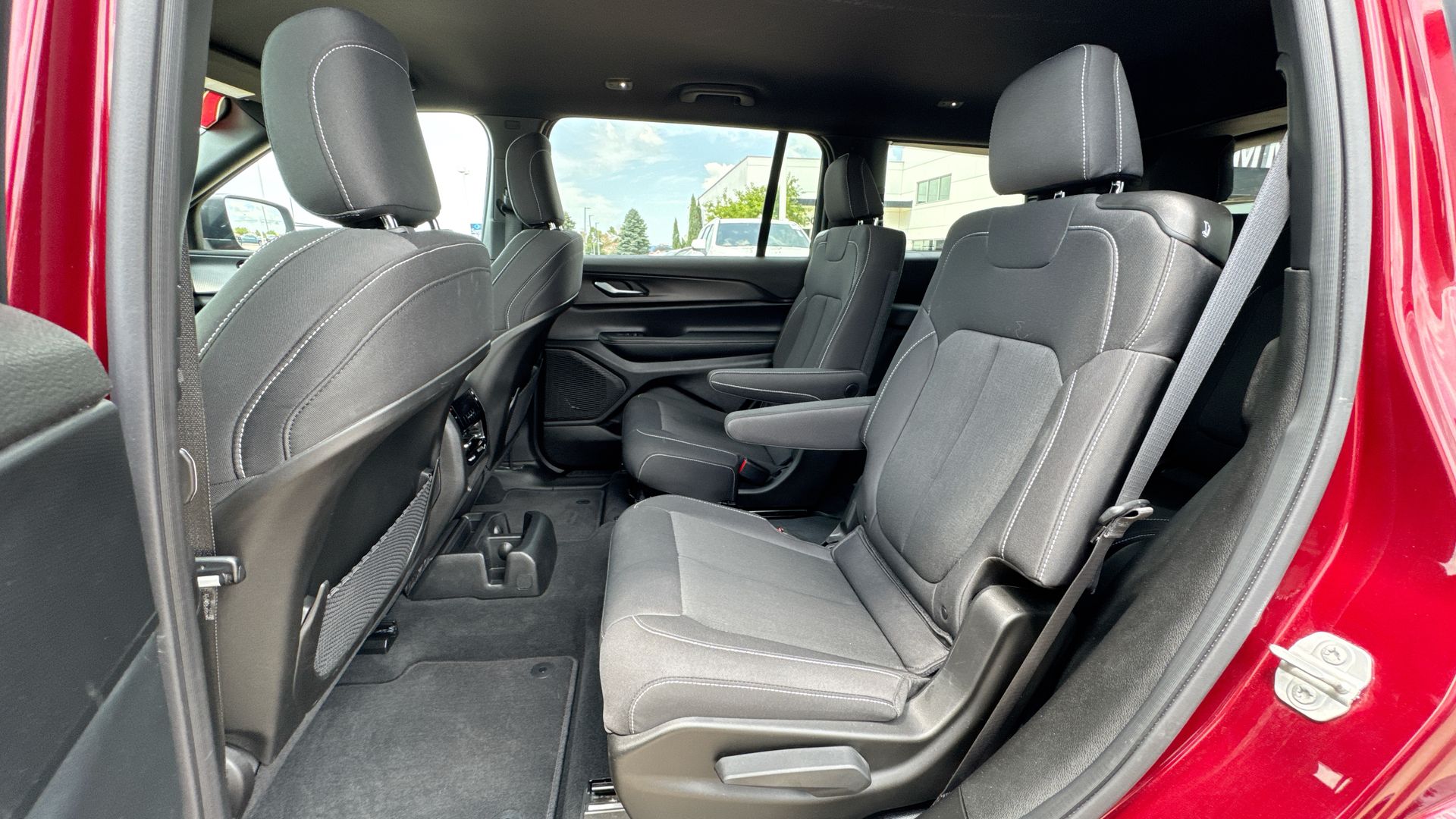 2024 Jeep Grand Cherokee Laredo photo 20