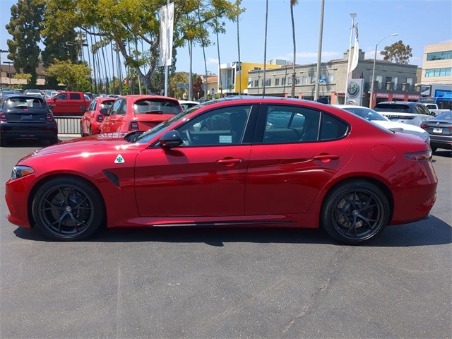2024 Alfa Romeo Giulia Quadrifoglio photo 4