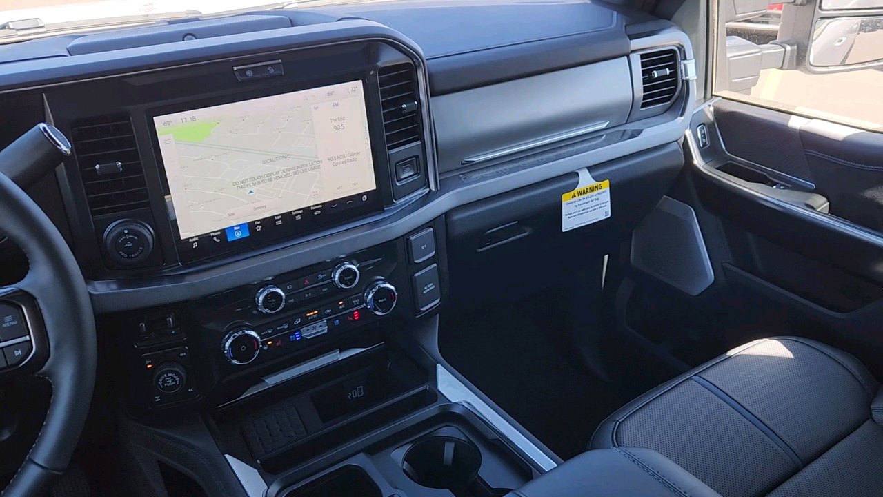2025 Ford F-350 Platinum photo 8