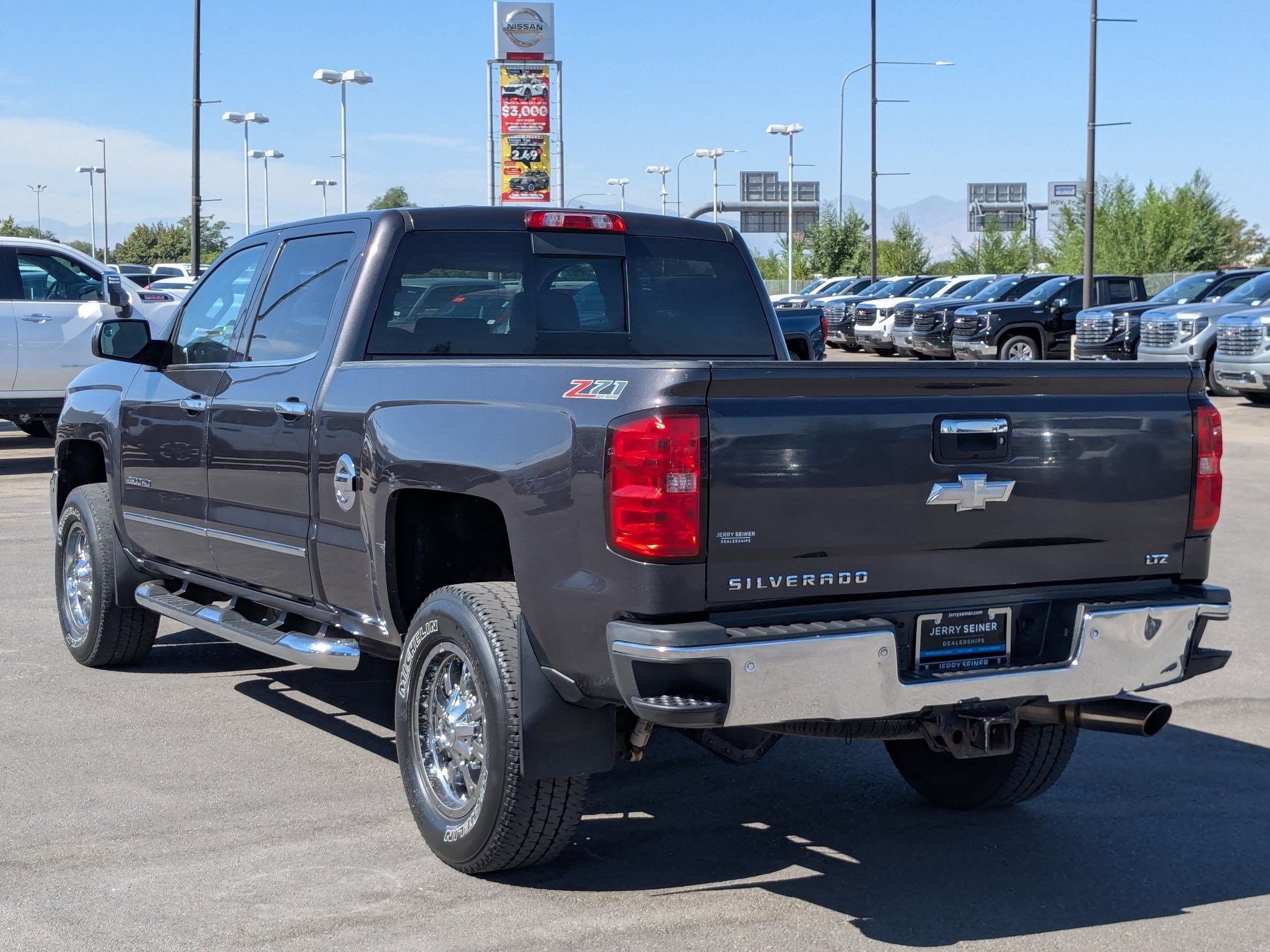 2015 Chevrolet Silverado 2500HD LTZ photo 2