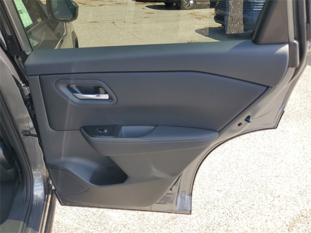 2026 Nissan Rogue SV photo 28