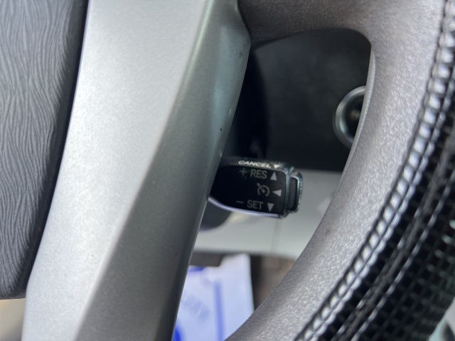 2011 Toyota Prius Three photo 17
