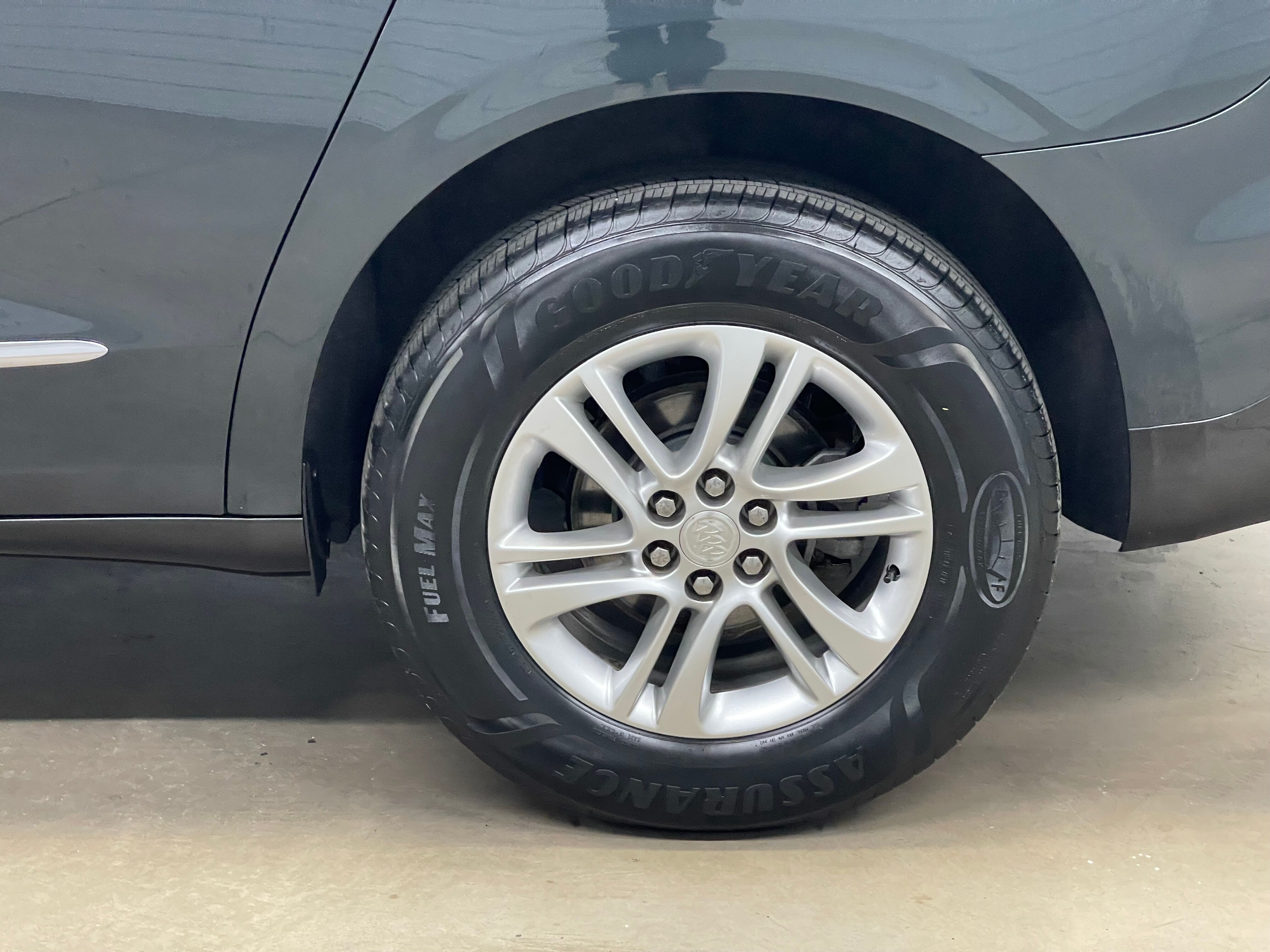 2020 Buick Enclave Essence photo 19
