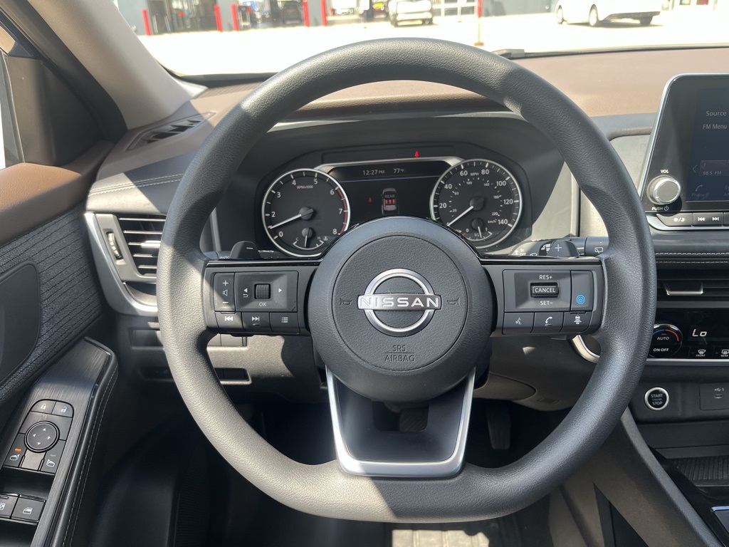 2023 Nissan Rogue SV photo 7