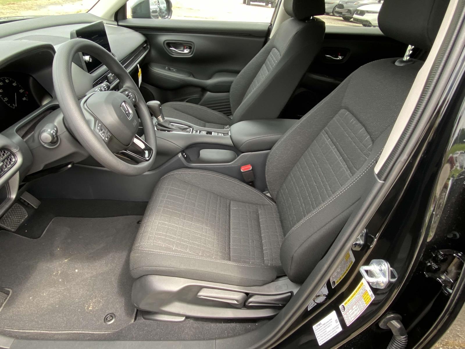 2026 Honda HR-V LX photo 5