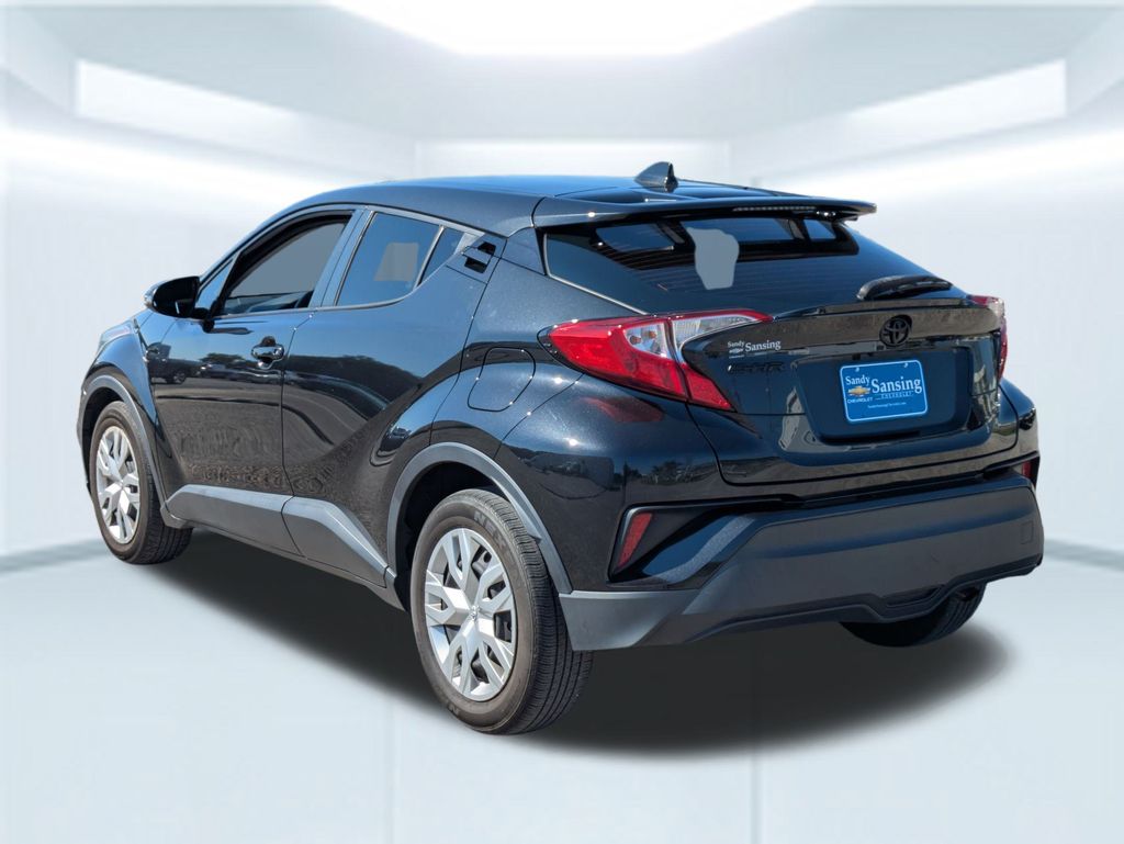 2021 Toyota C-HR LE photo 2