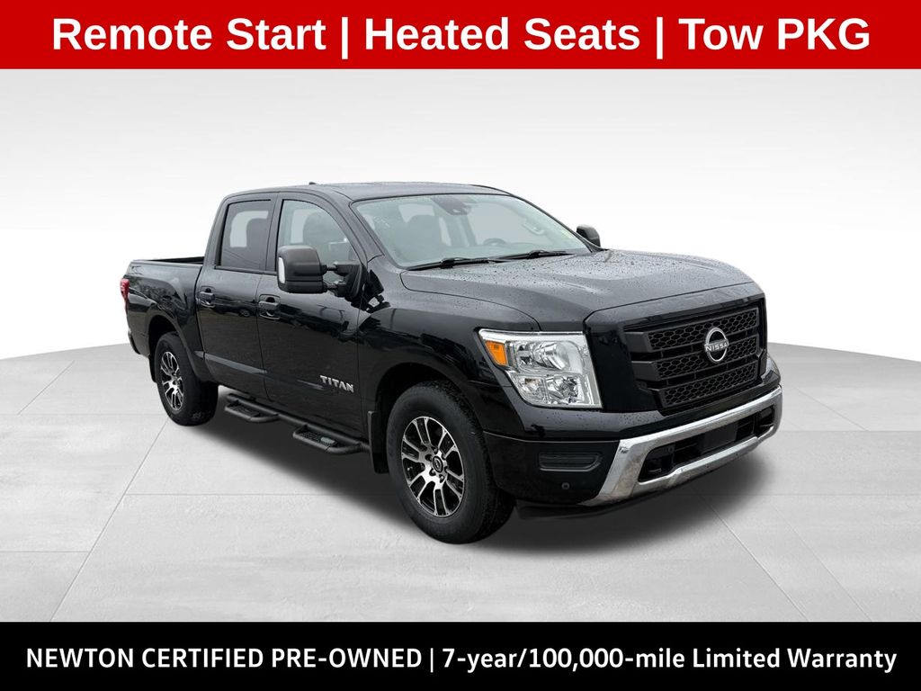 2023 Nissan Titan SV's photo
