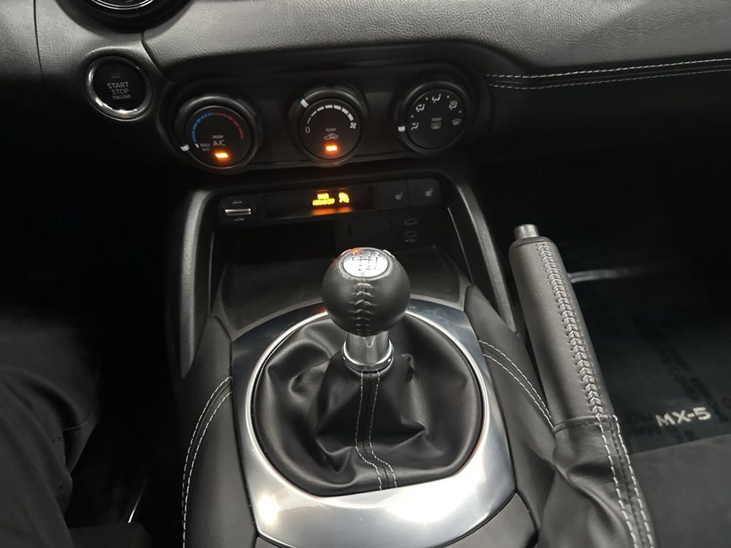 2024 Mazda MX-5 Miata Miata RF photo 17