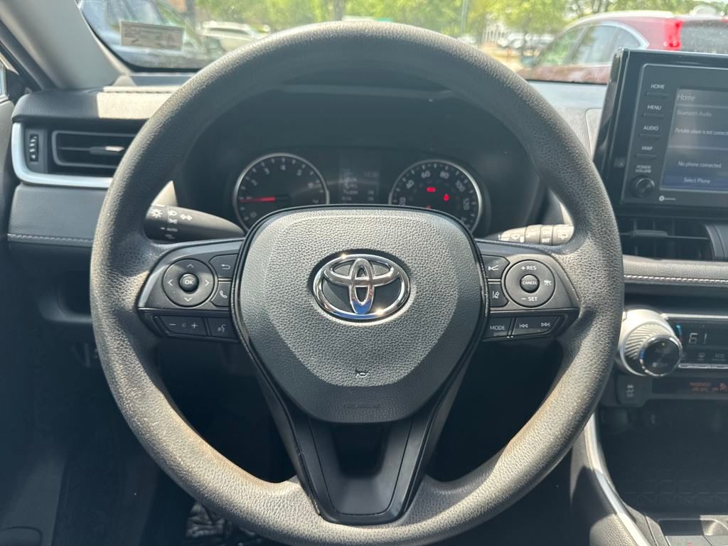 2022 Toyota RAV4 XLE photo 16