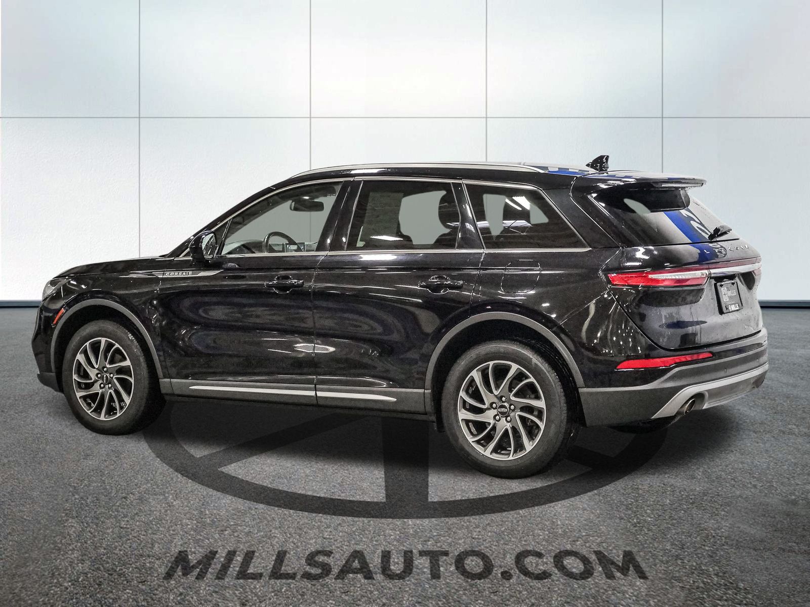 2020 Lincoln Corsair Standard photo 4