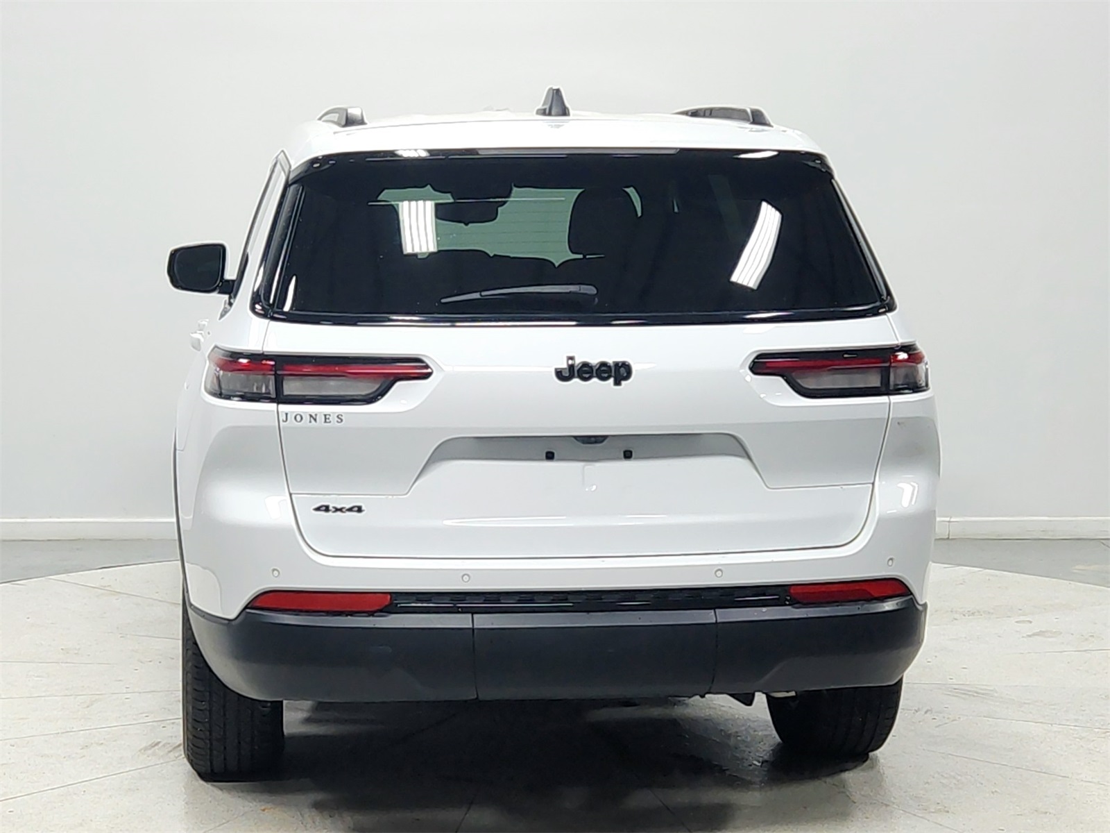 2024 Jeep Grand Cherokee Altitude photo 3