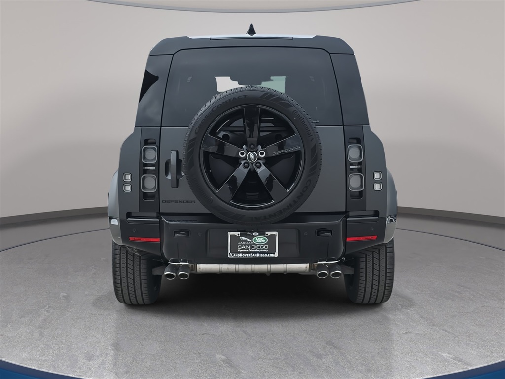 2025 Land Rover Defender 110 V8 photo 6