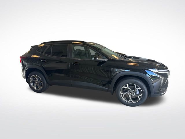 2025 Chevrolet Trax LT photo 4