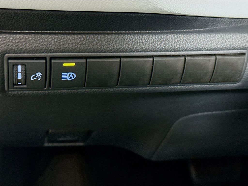 2021 Toyota Corolla SE photo 10
