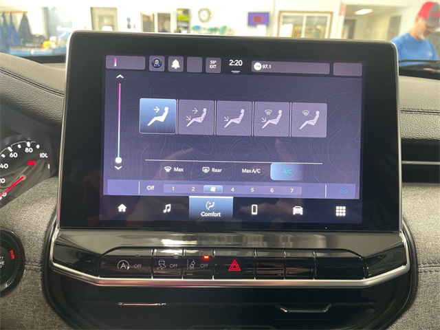2024 Jeep Compass Latitude photo 14