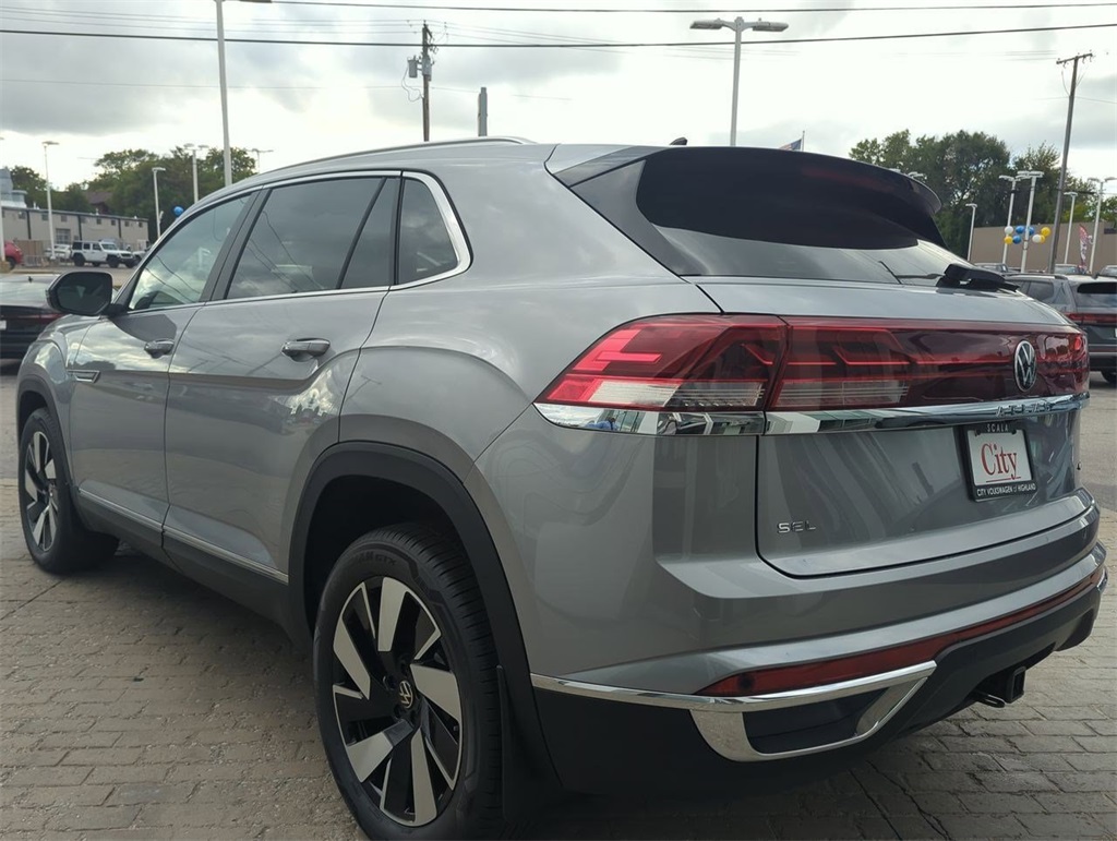 2026 Volkswagen Atlas Cross Sport SEL photo 2