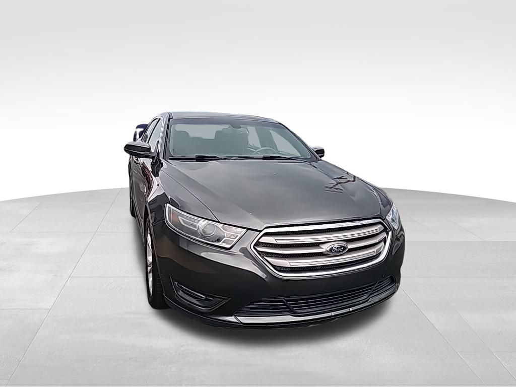 2017 Ford Taurus SEL photo 4