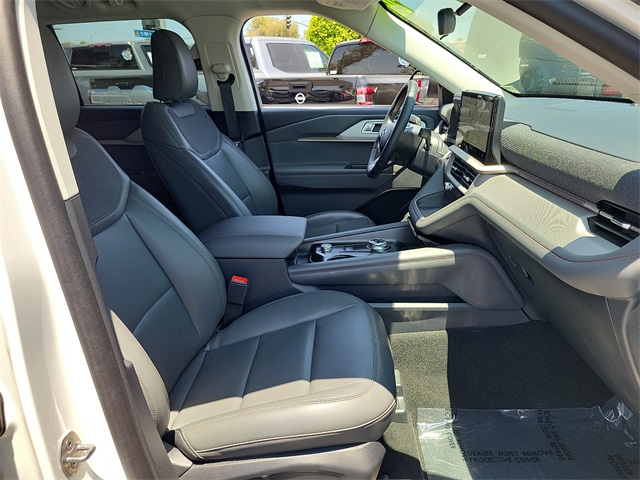 2025 Ford Explorer photo 15