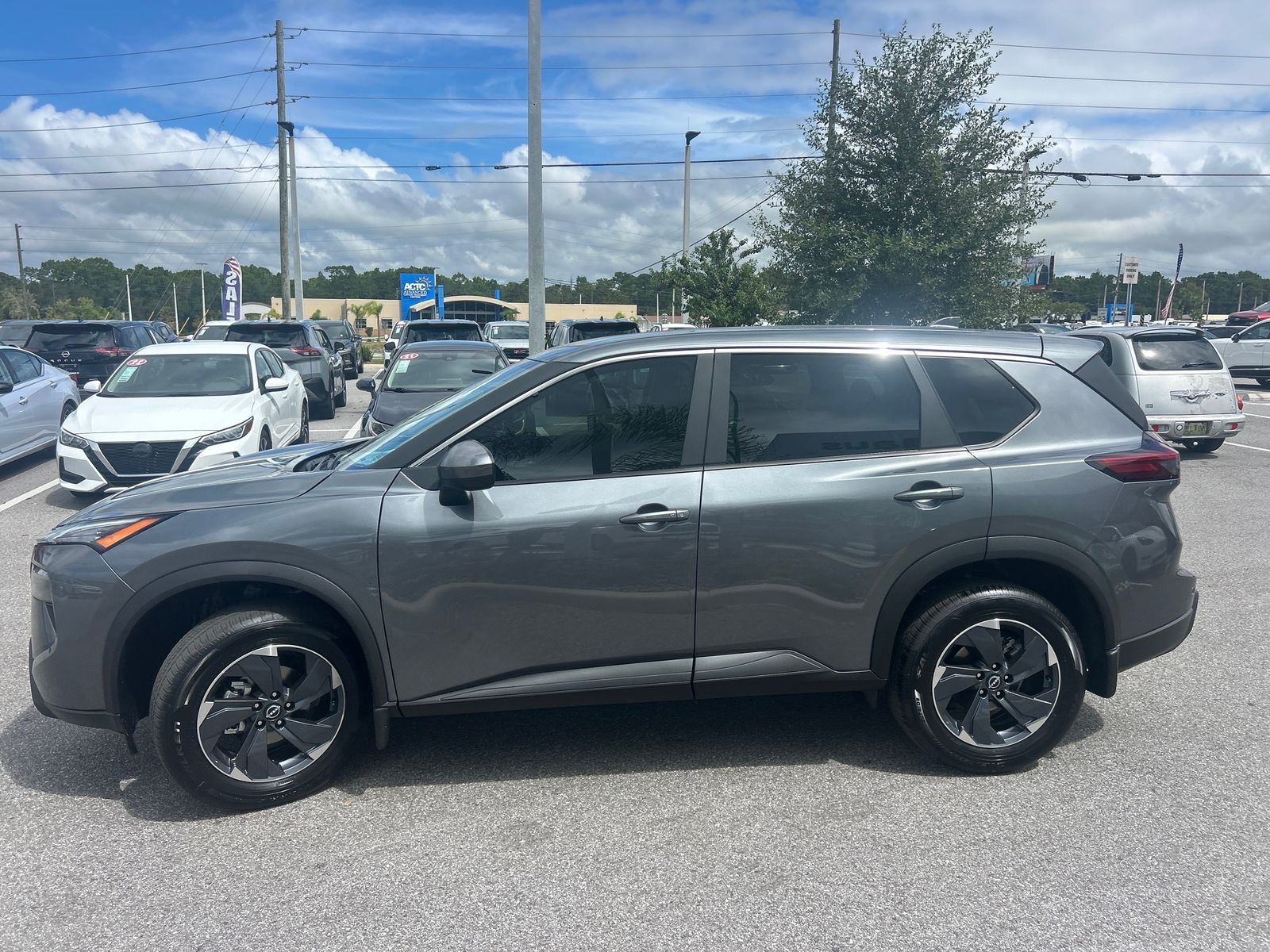 2026 Nissan Rogue SV photo 3