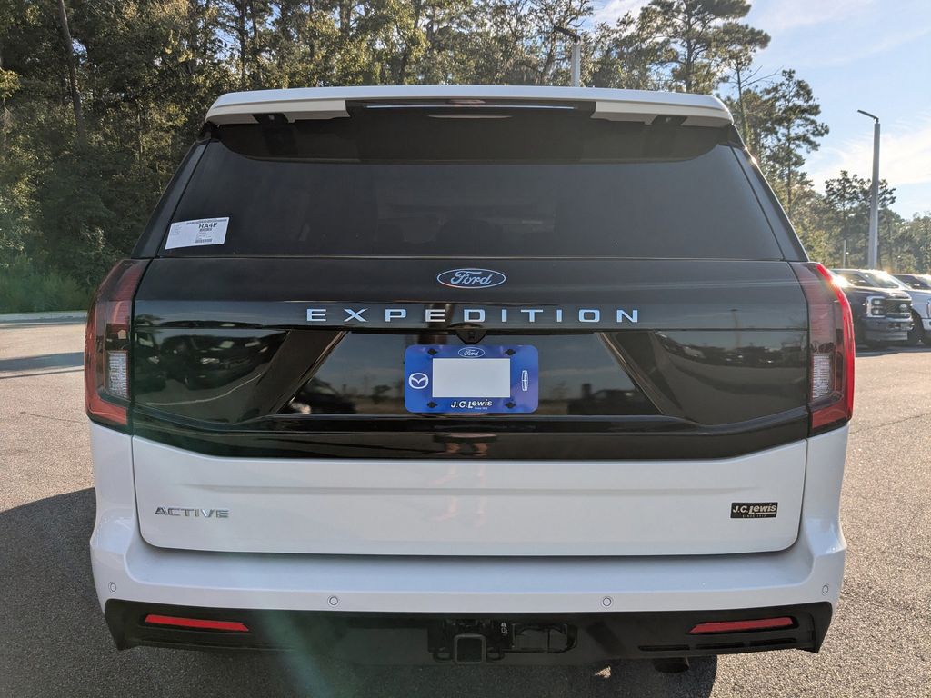 2025 Ford Expedition photo 5