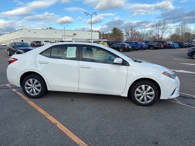 2015 Toyota Corolla L photo 2