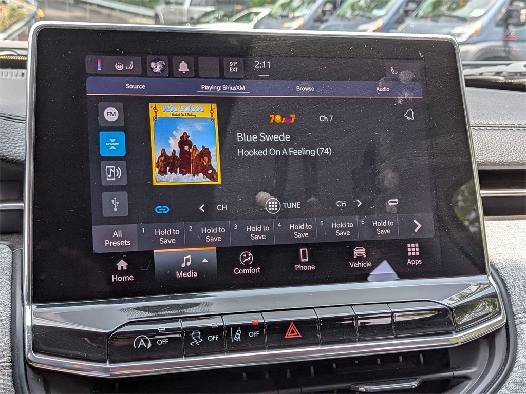 2022 Jeep Compass Latitude Lux photo 16