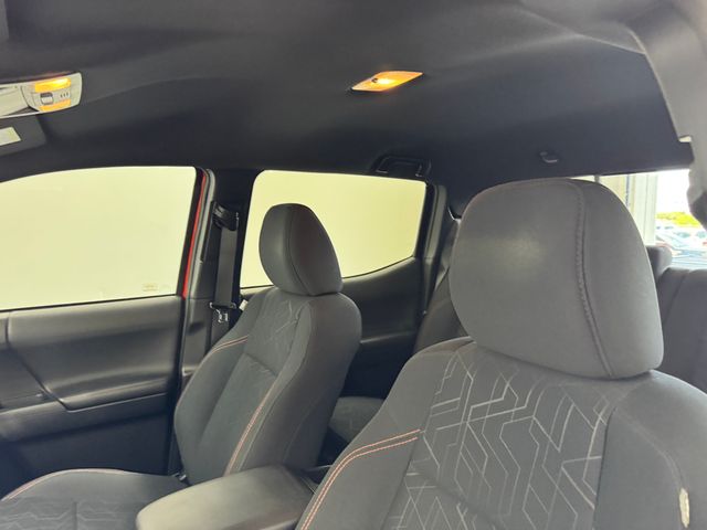 2017 Toyota Tacoma SR5 TRD Sport photo 5