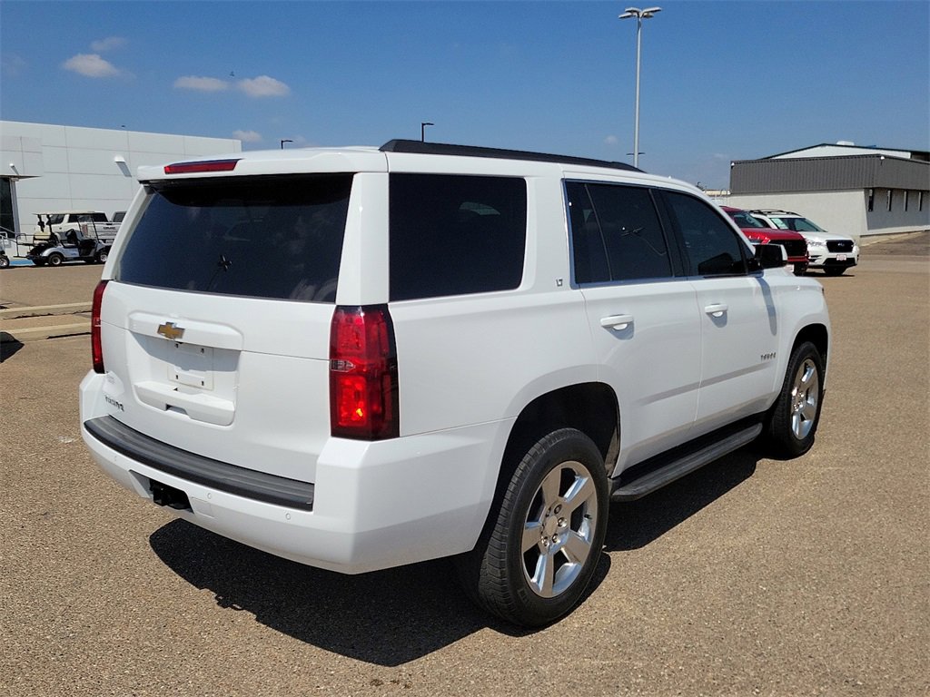 2017 Chevrolet Tahoe LT photo 11