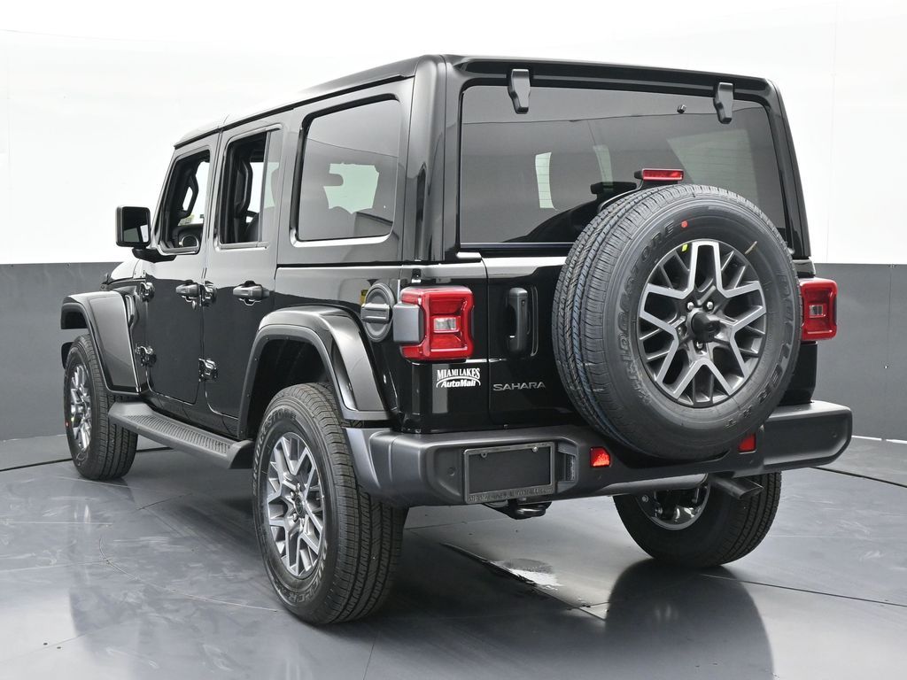 2025 Jeep Wrangler Sahara photo 4