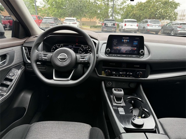 2023 Nissan Rogue SV photo 16