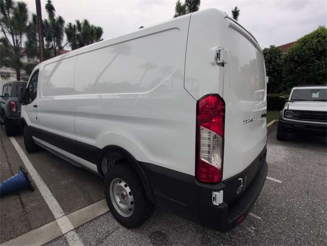 2025 Ford Transit Cargo Van photo 9