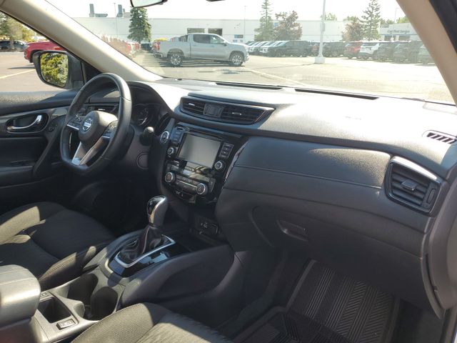 2020 Nissan Rogue SV photo 18