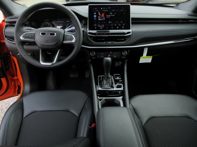 2026 Jeep Compass Latitude Altitude photo 6