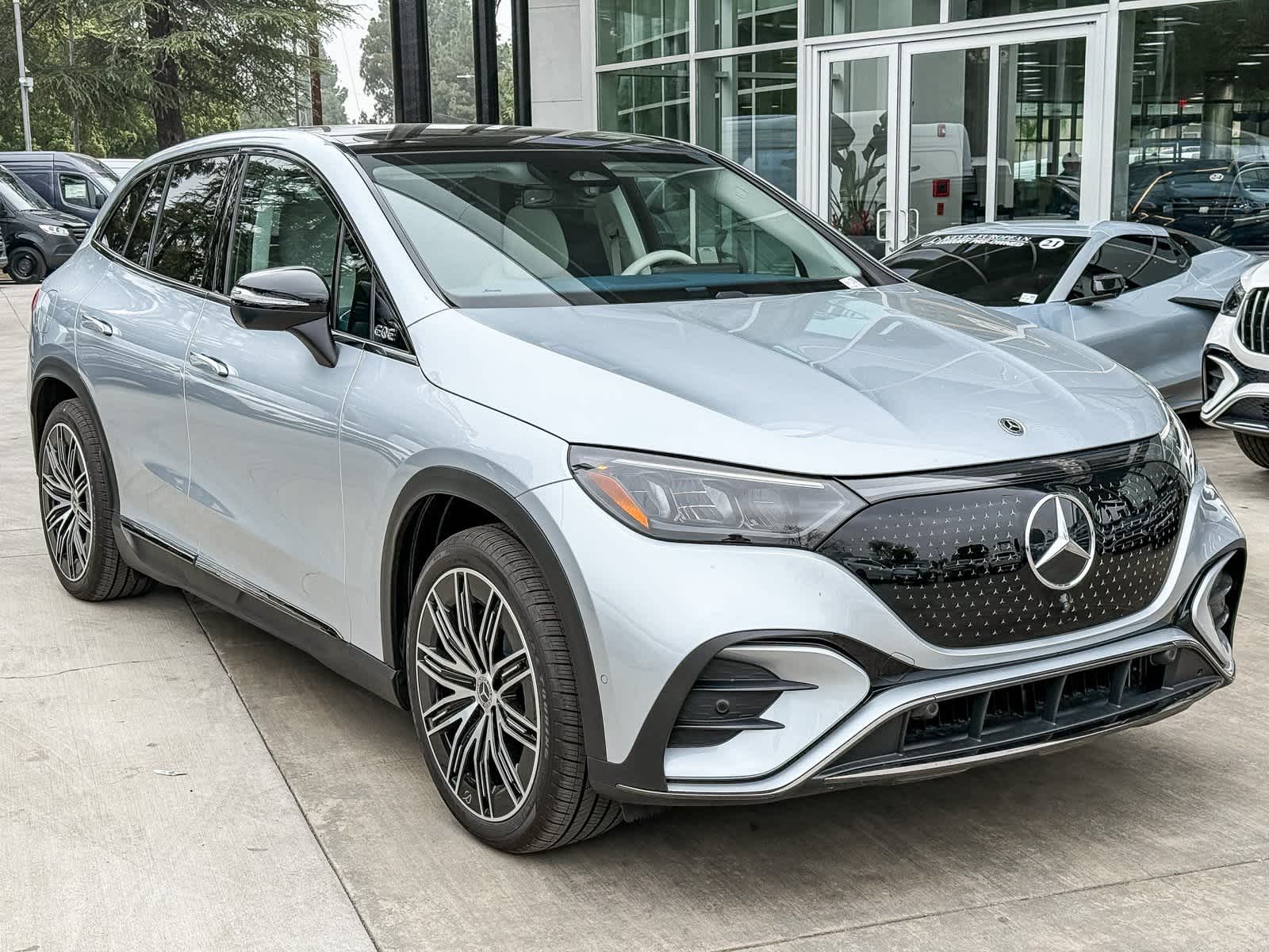 2024 Mercedes Benz EQE SUV 350 photo 3