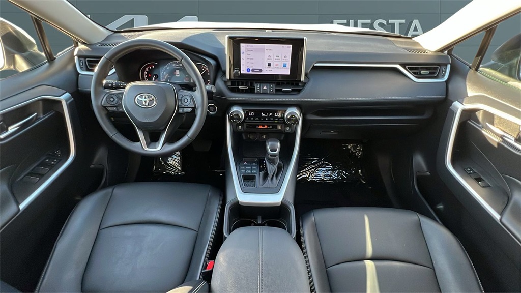 2024 Toyota RAV4 XLE Premium photo 5