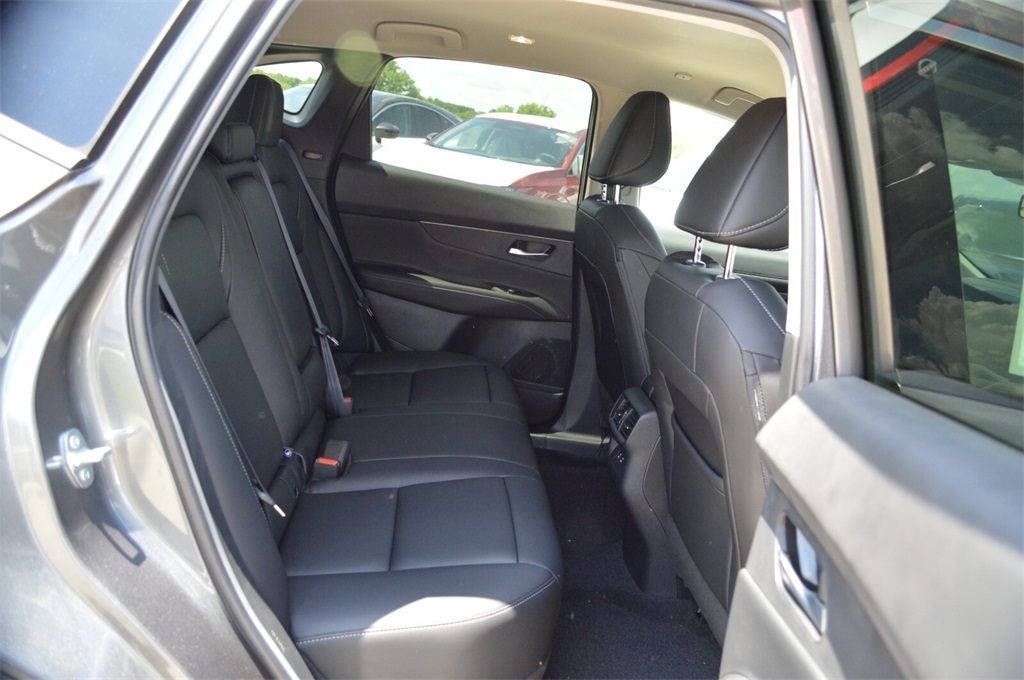 2025 Nissan Murano SV photo 12