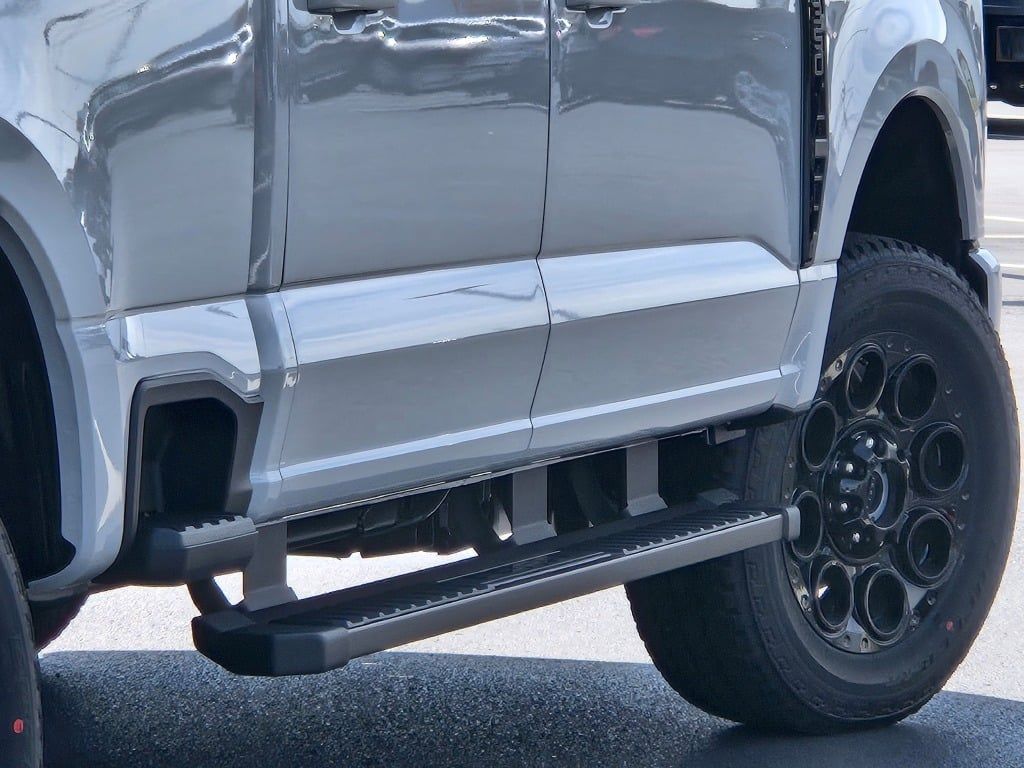 2026 Ford F-350 XLT photo 11
