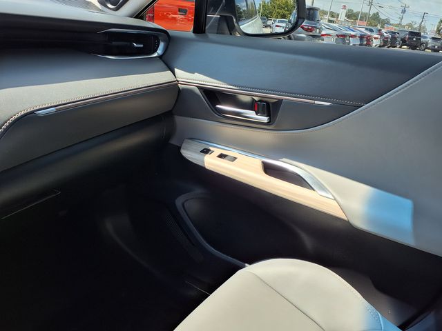 2024 Toyota Venza XLE photo 6