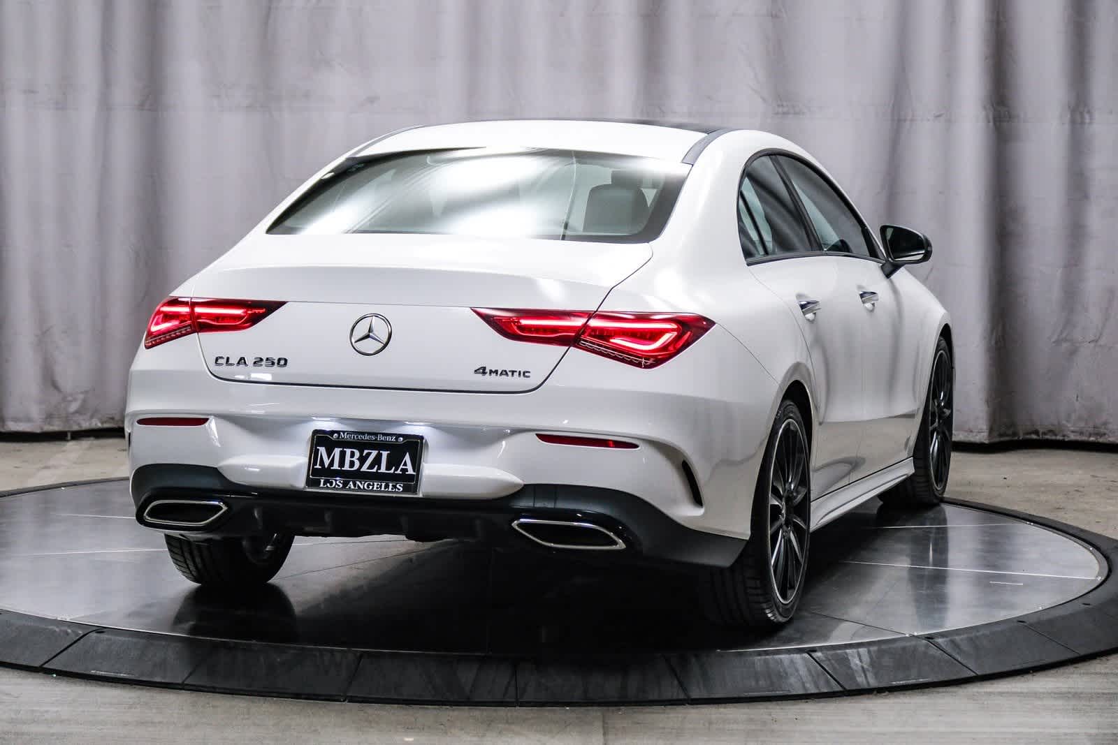 2023 Mercedes Benz CLA 250 4MATIC photo 4
