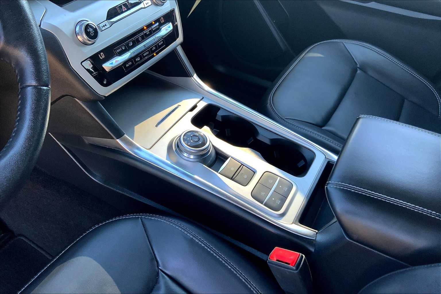 2021 Ford Explorer XLT photo 14