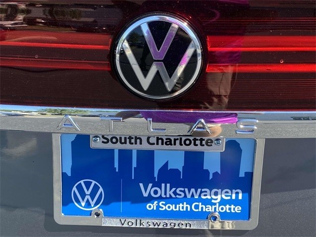 2025 Volkswagen Atlas Cross Sport SE Technology photo 8