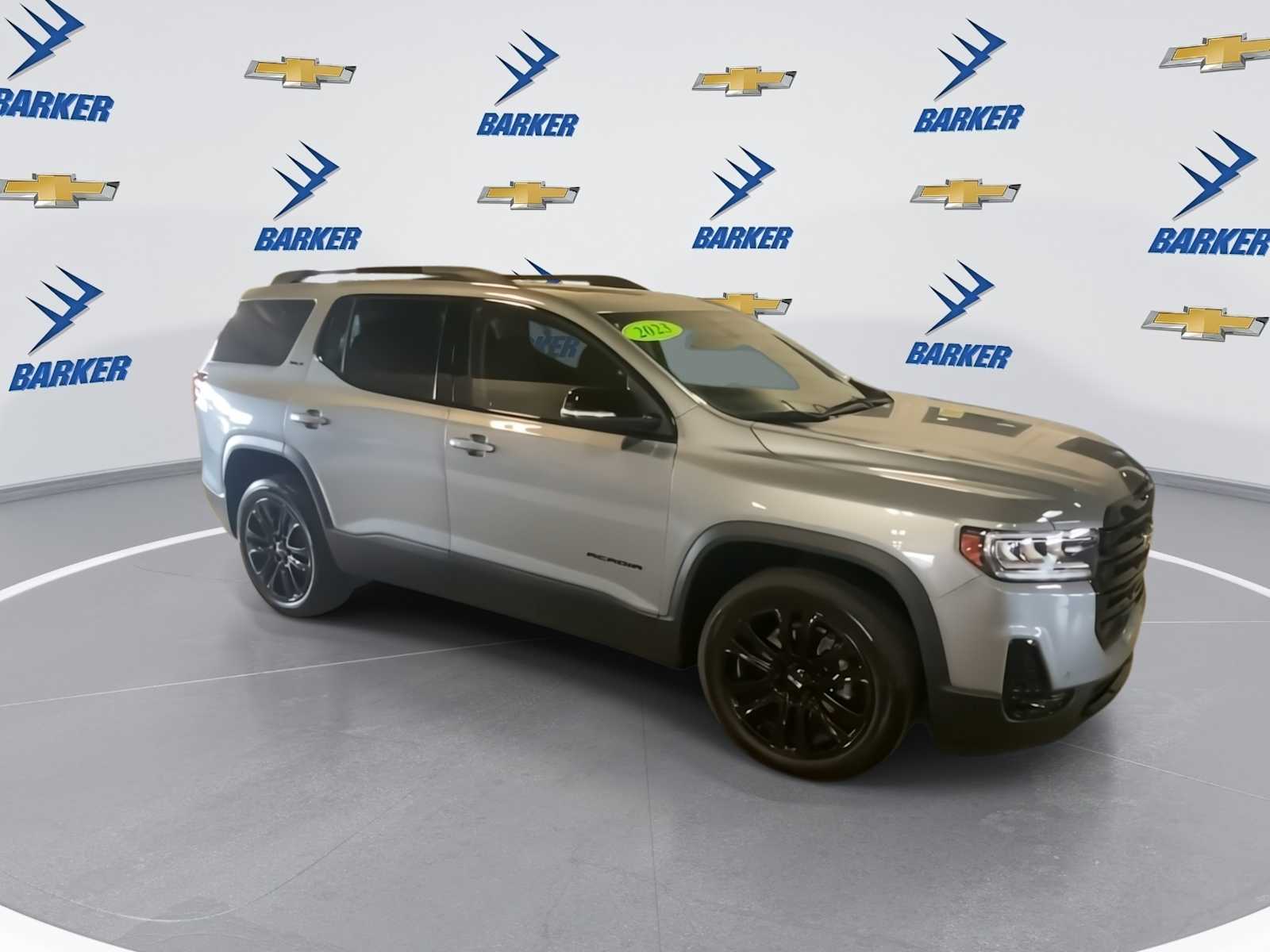 2023 Gmc Acadia SLT photo 2