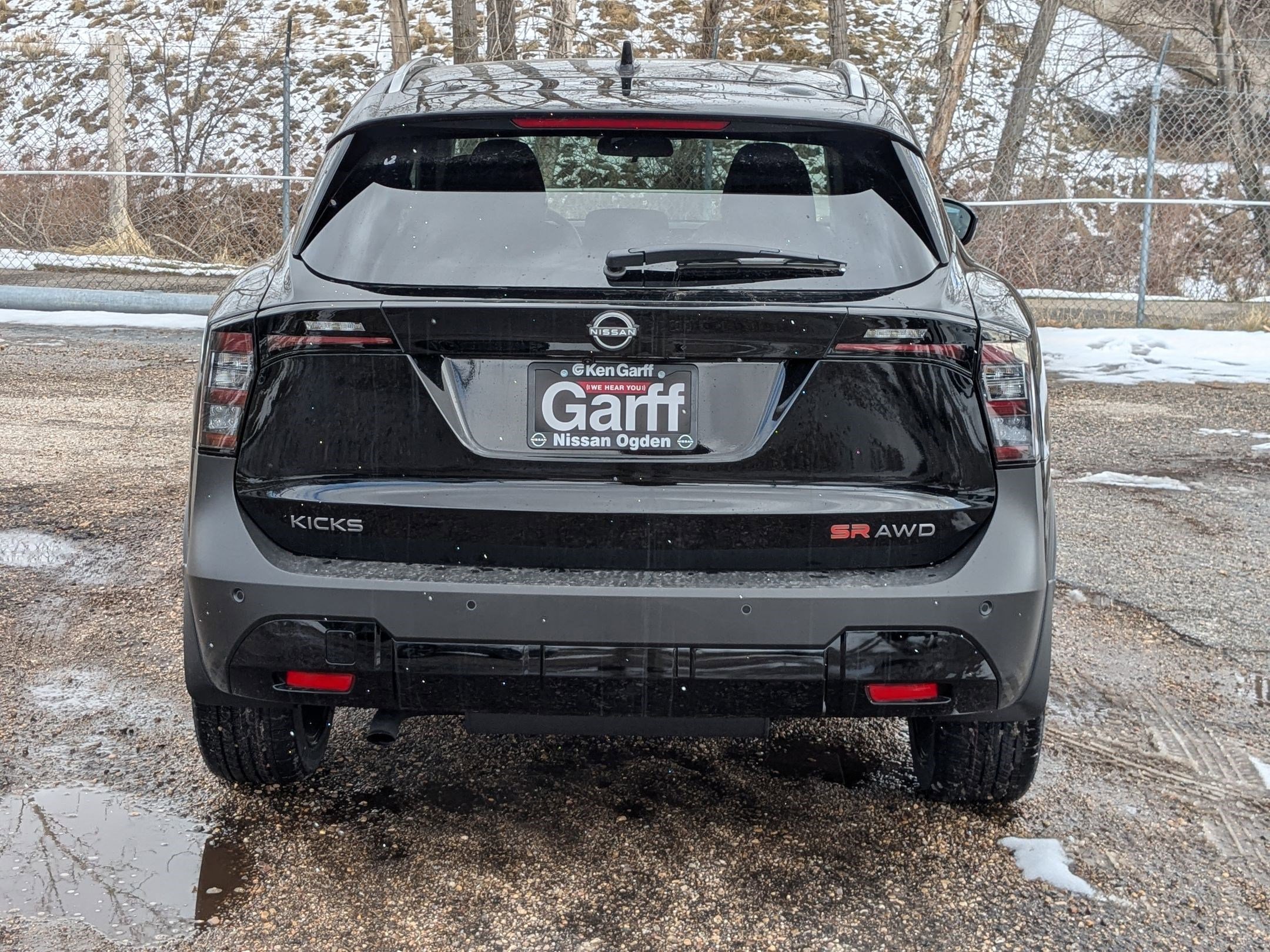 2025 Nissan Kicks SR photo 4