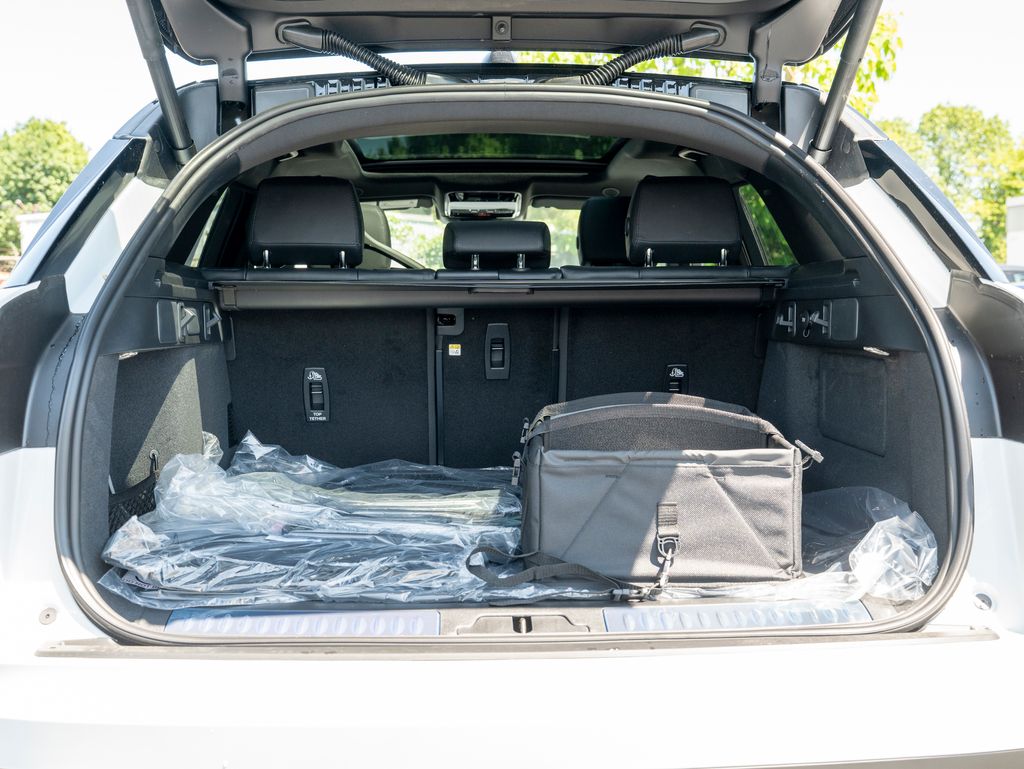 2026 Land Rover Range Rover Velar S photo 21