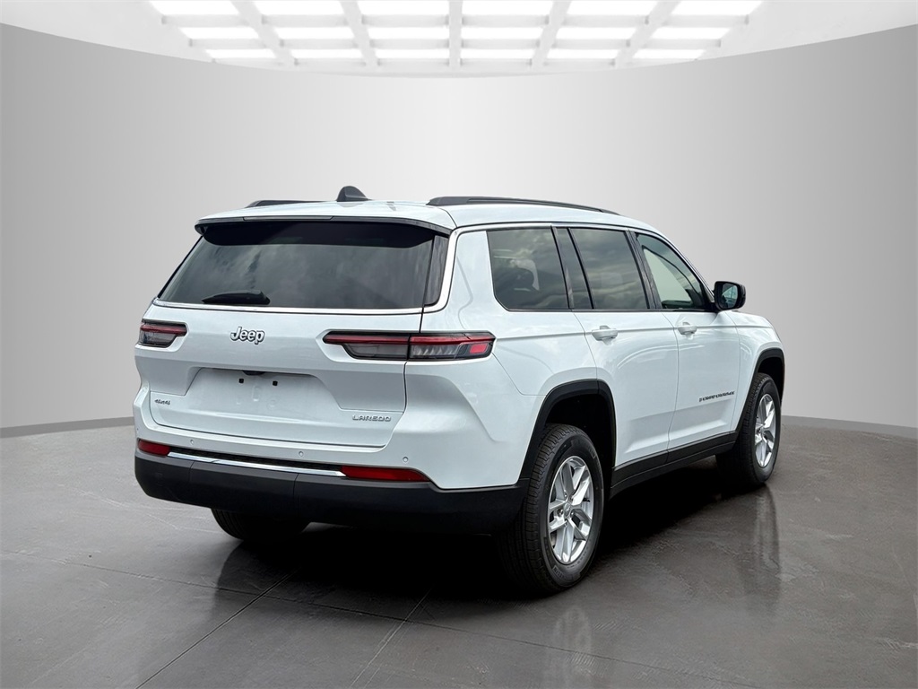 2025 Jeep Grand Cherokee Laredo X photo 3