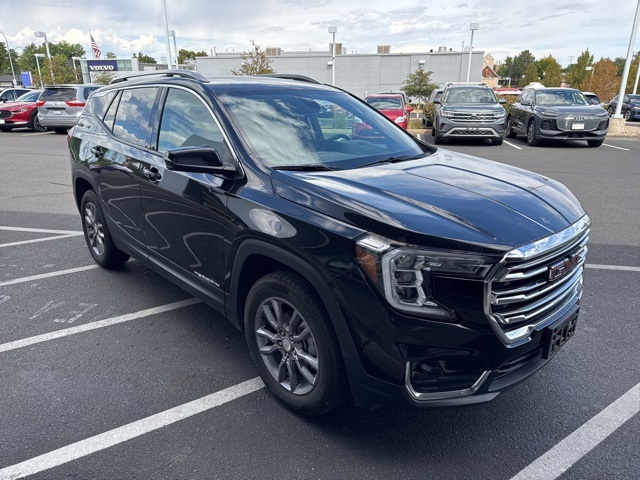 2024 Gmc Terrain SLT photo 2