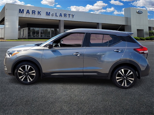 2020 Nissan Kicks SR photo 2