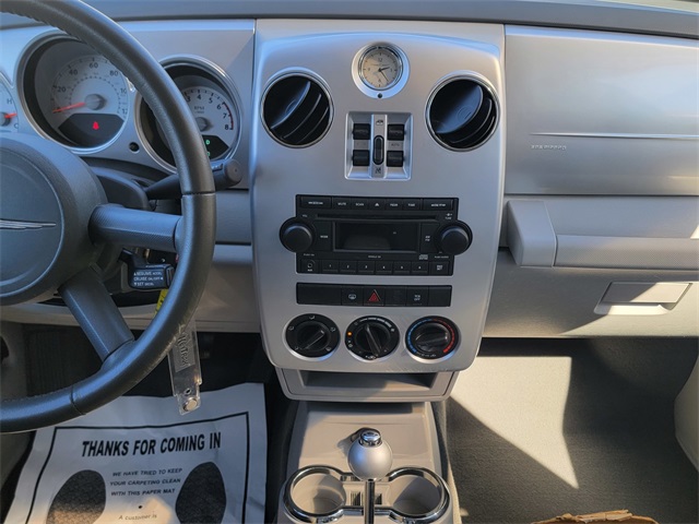 2010 Chrysler PT Cruiser Touring photo 19