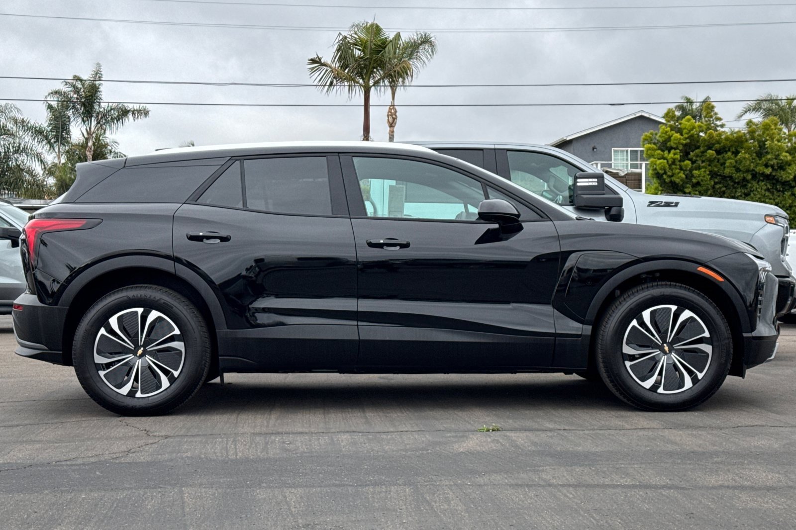 2025 Chevrolet Blazer EV photo 3