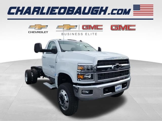 2024 Chevrolet Silverado 4500 Medium Duty Chassis Cab 1LT's photo
